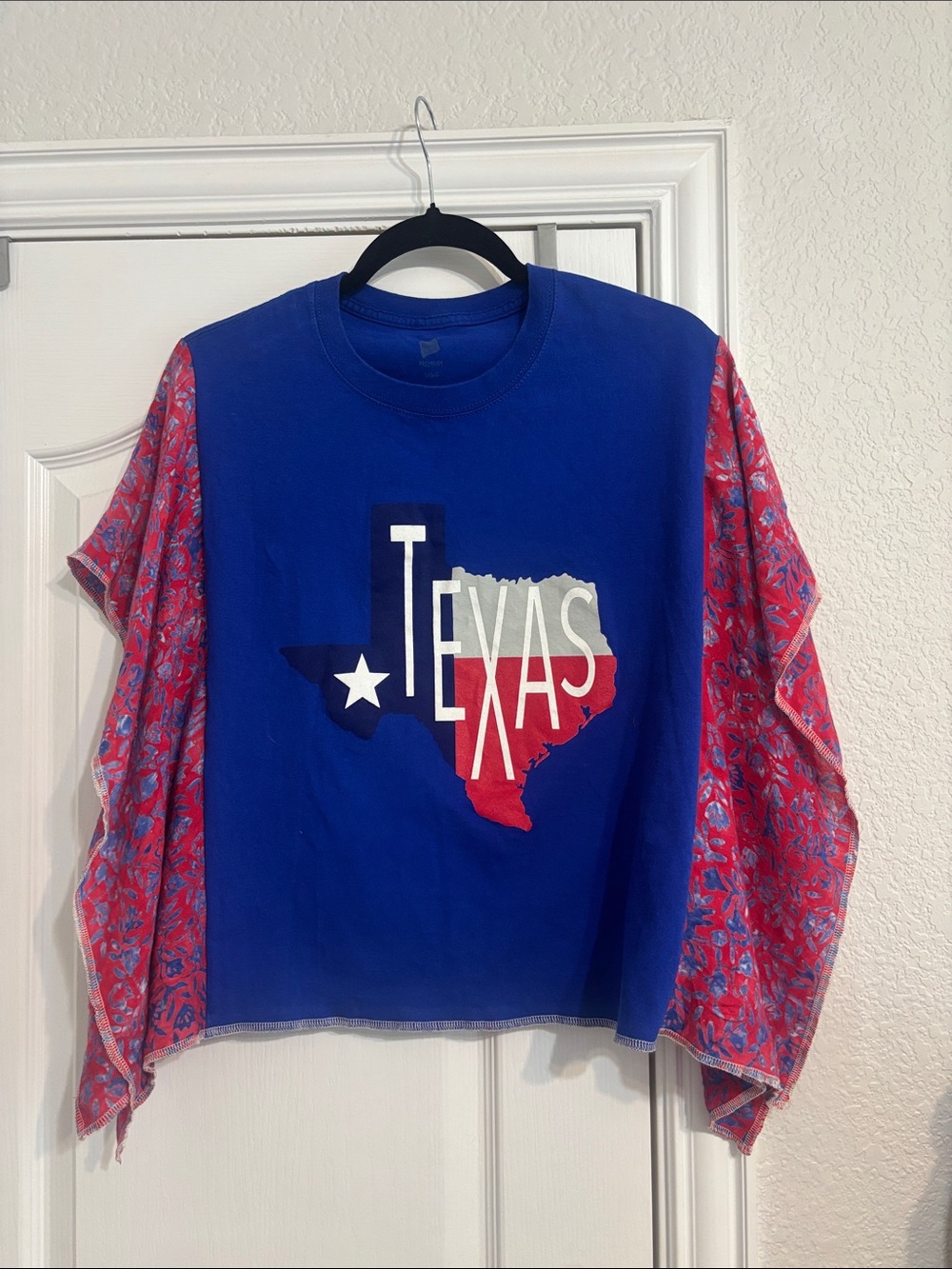 Adult one size. Texas Graphic poncho
